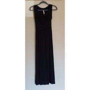 Gilli Black Maxi Dress
